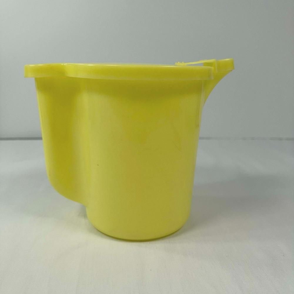 Vintage Tupperware Yellow Pitcher Creamer Flip Top Lid 131-3 625-6